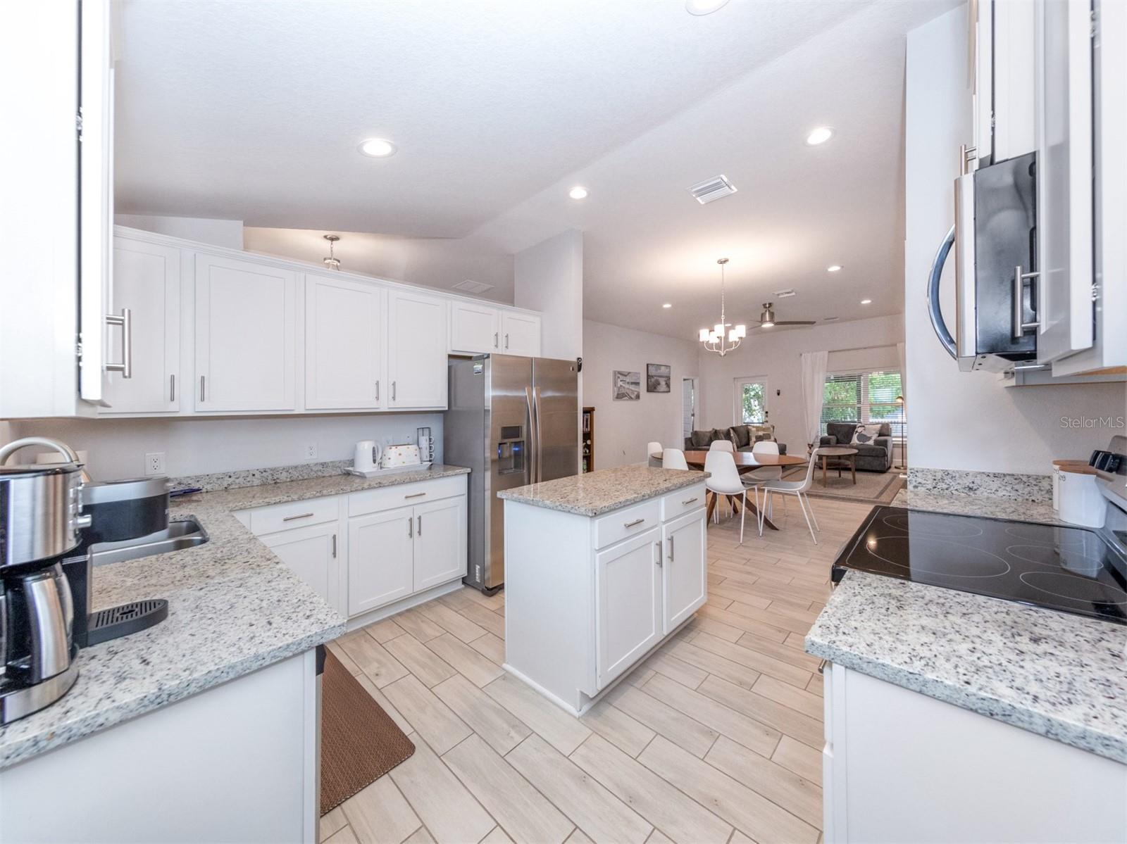 SOUTH VENICE - Residential Lease