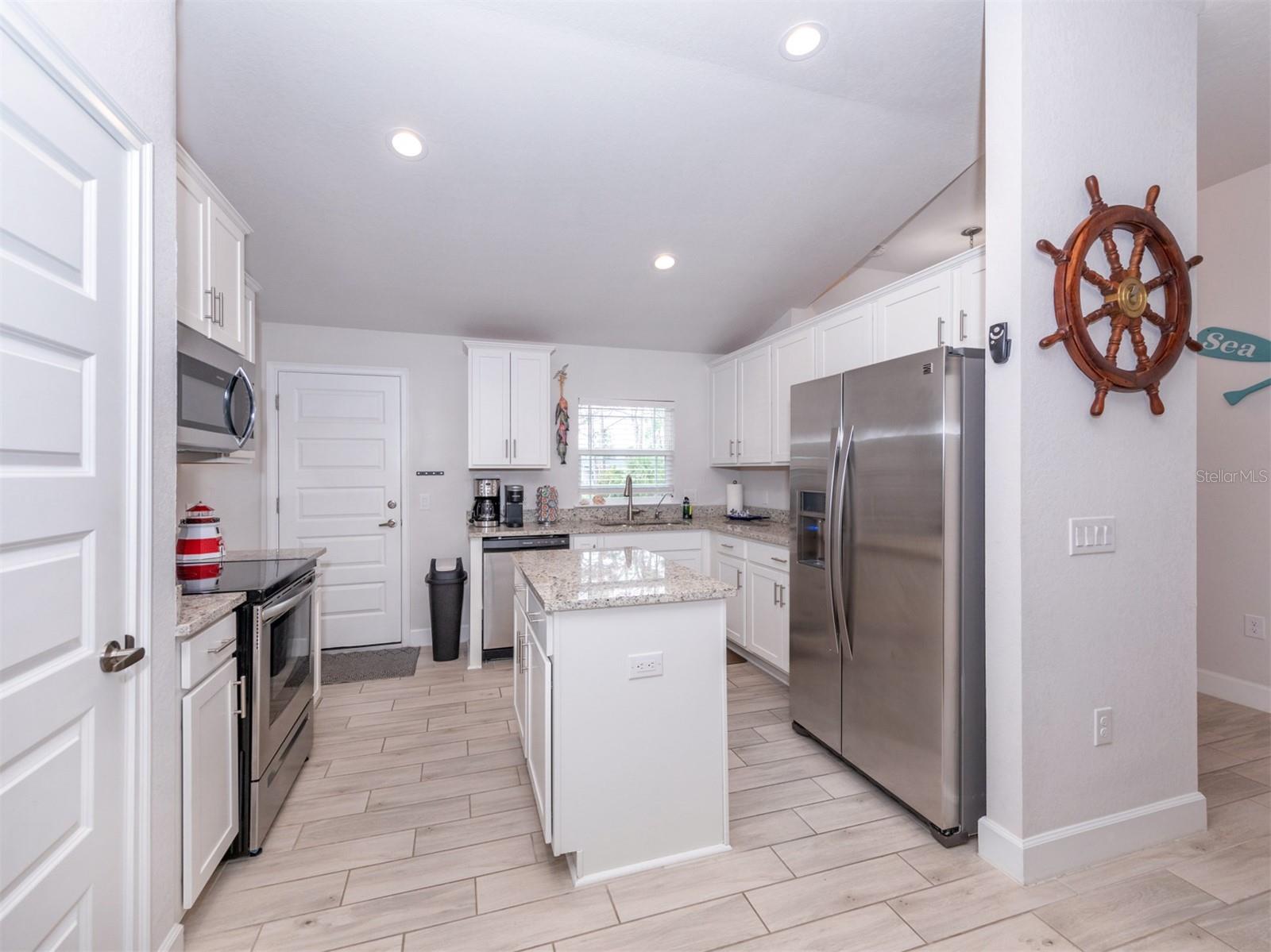 SOUTH VENICE - Residential Lease
