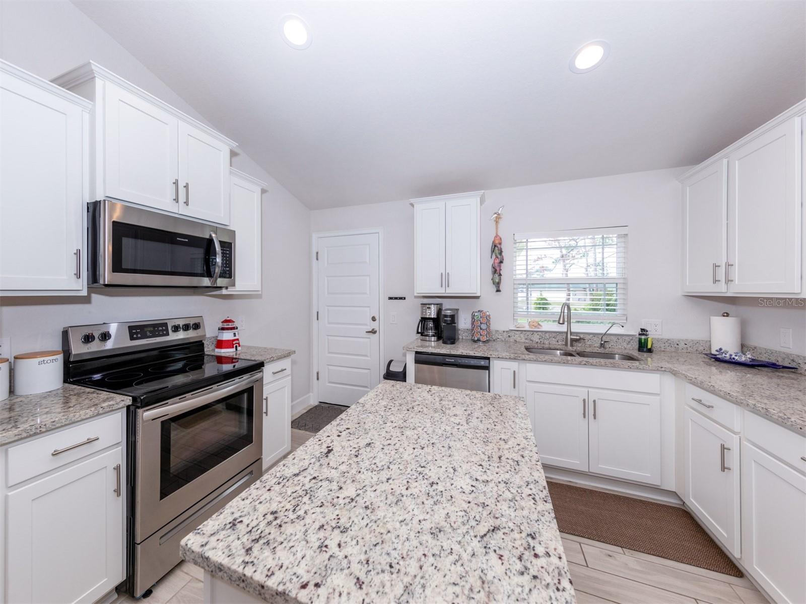 SOUTH VENICE - Residential Lease