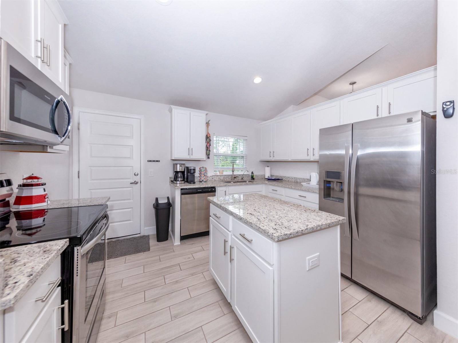 SOUTH VENICE - Residential Lease