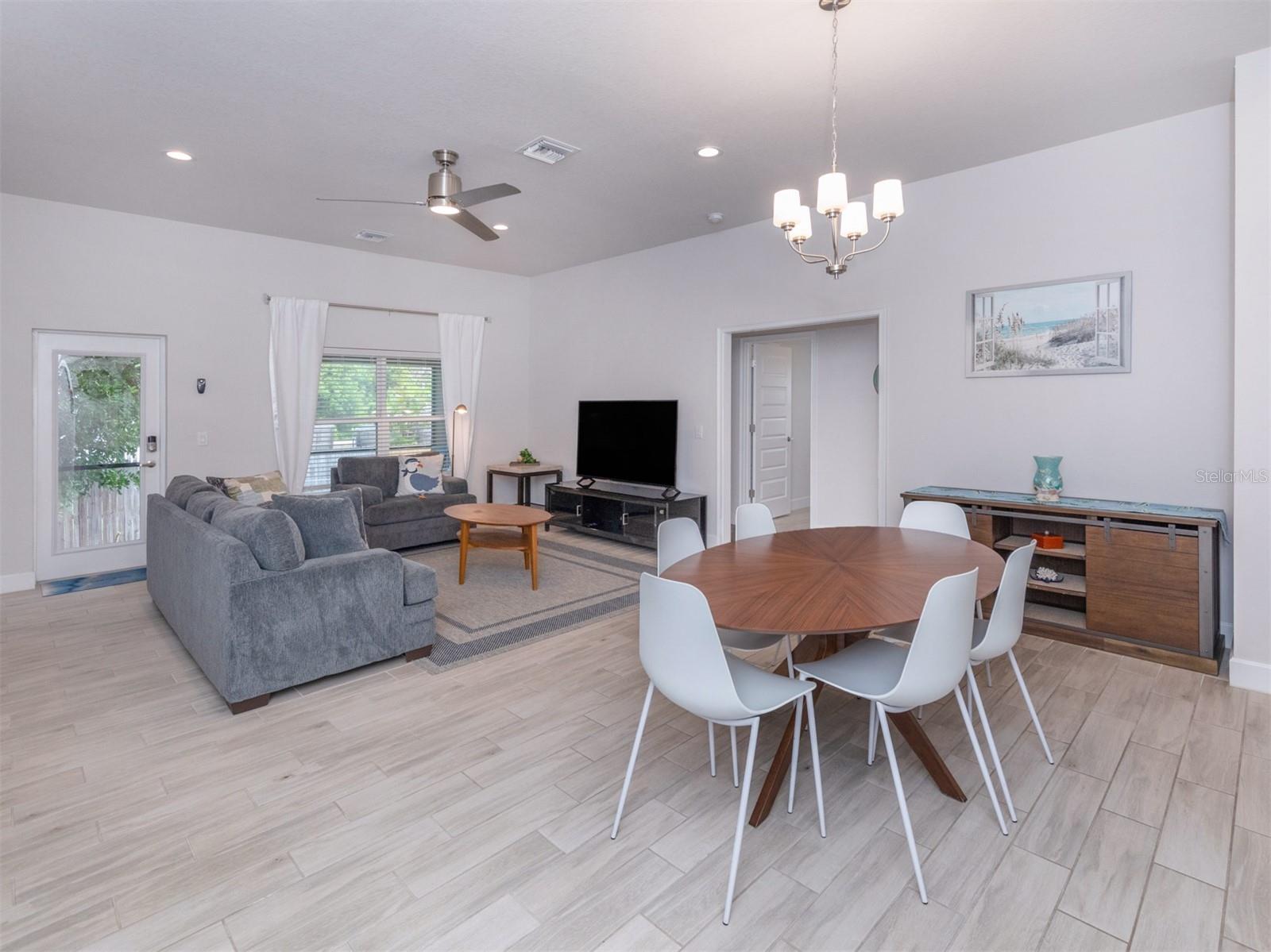 SOUTH VENICE - Residential Lease