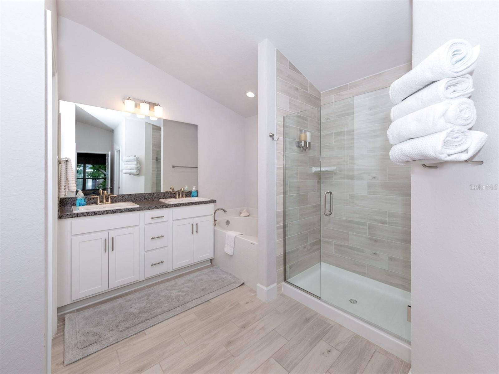 SOUTH VENICE - Residential Lease
