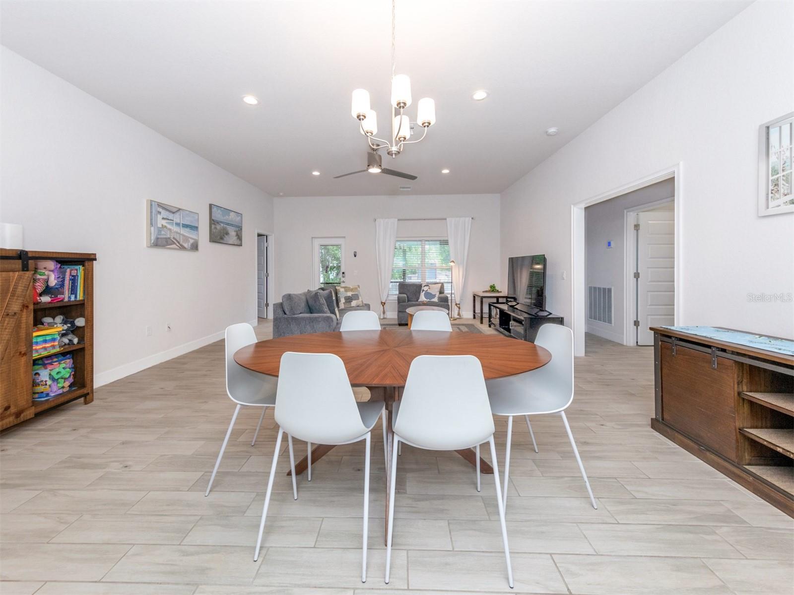 SOUTH VENICE - Residential Lease