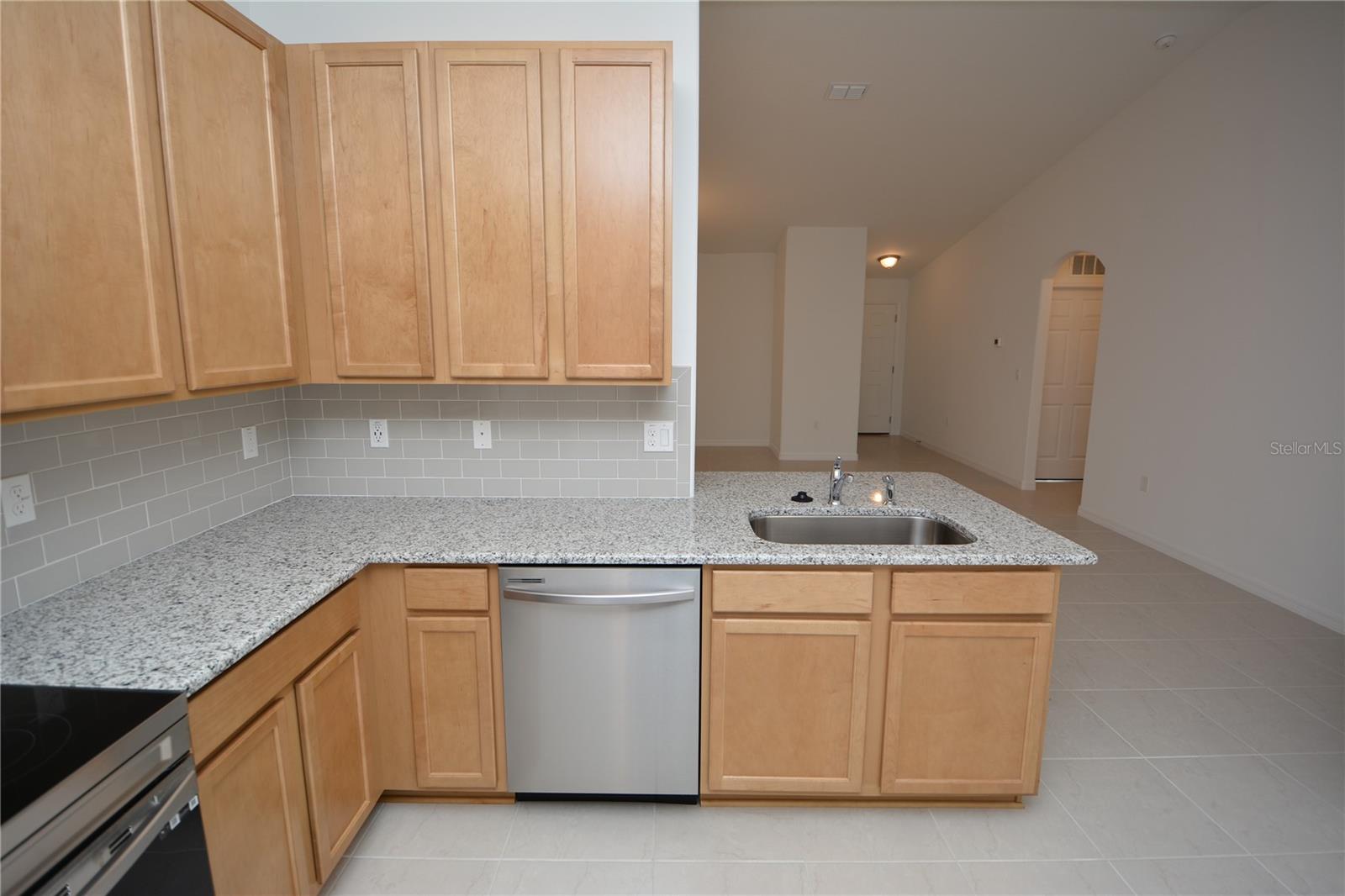 QUAIL HOLLOW - Residential Lease