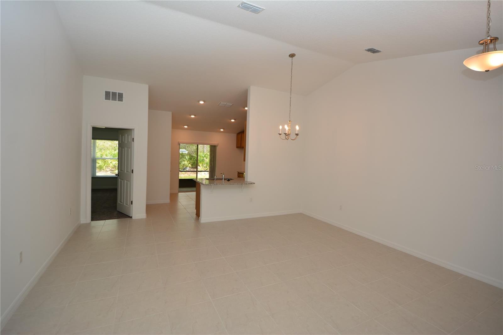 QUAIL HOLLOW - Residential Lease