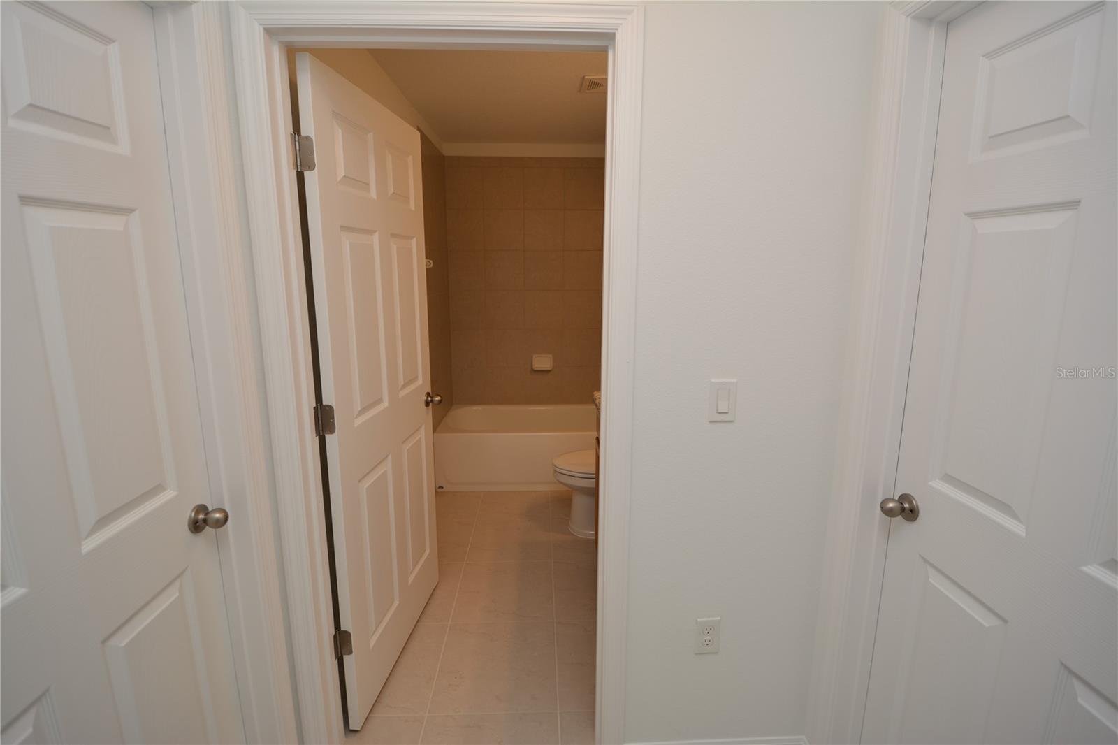 QUAIL HOLLOW - Residential Lease