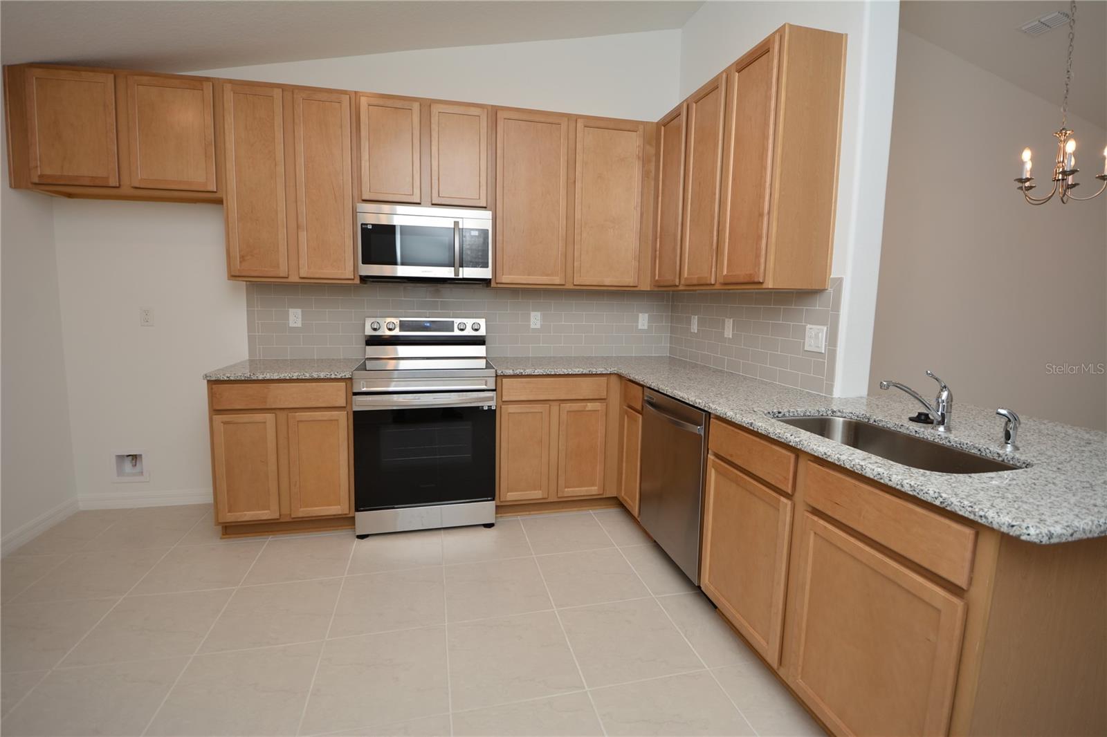 QUAIL HOLLOW - Residential Lease