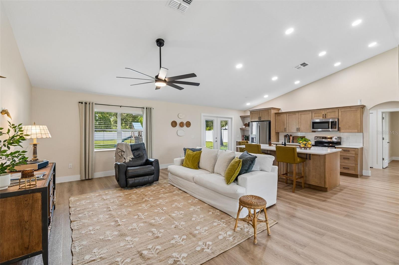 ROYAL HIGHLANDS - Residential