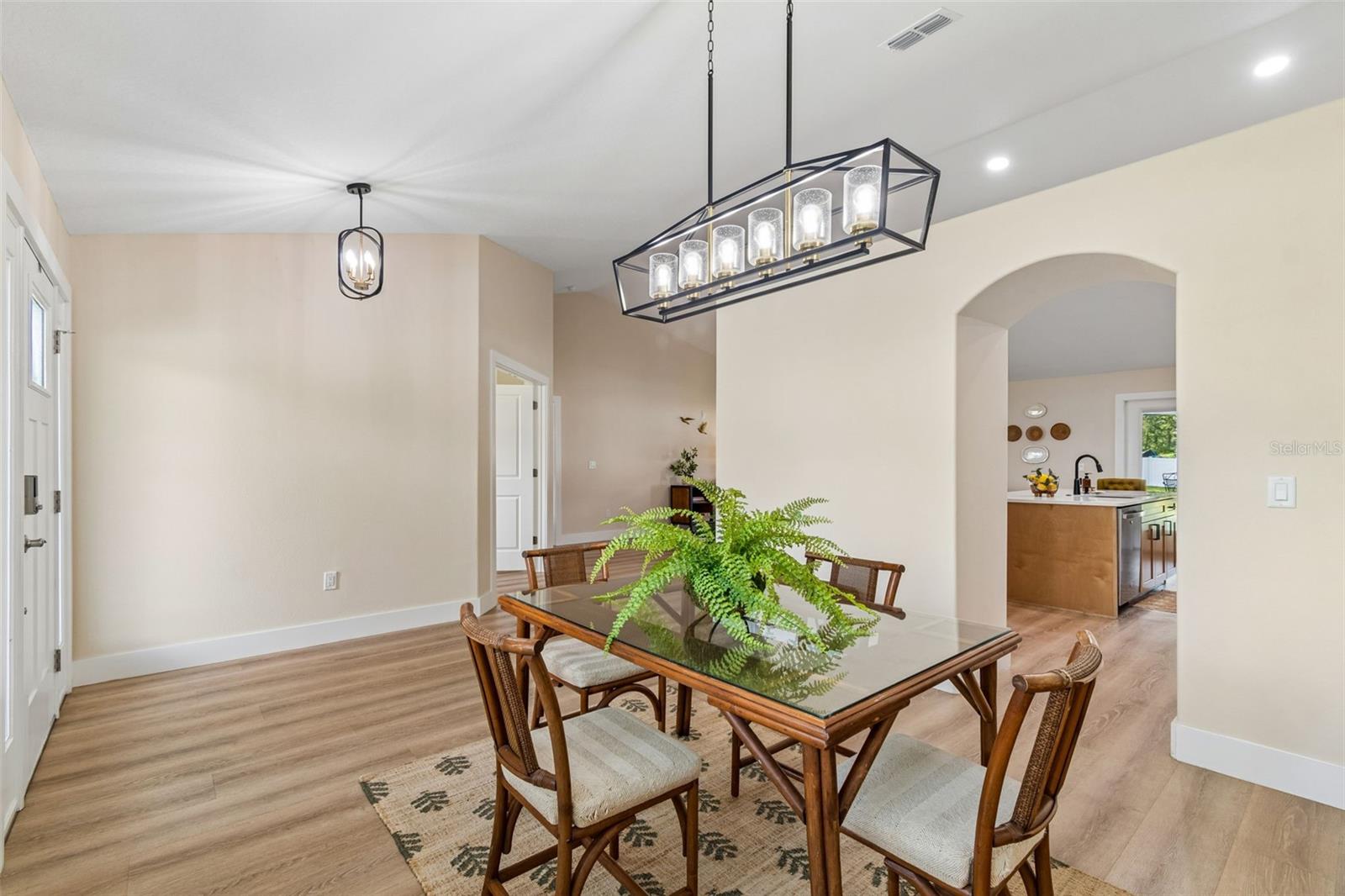 ROYAL HIGHLANDS - Residential