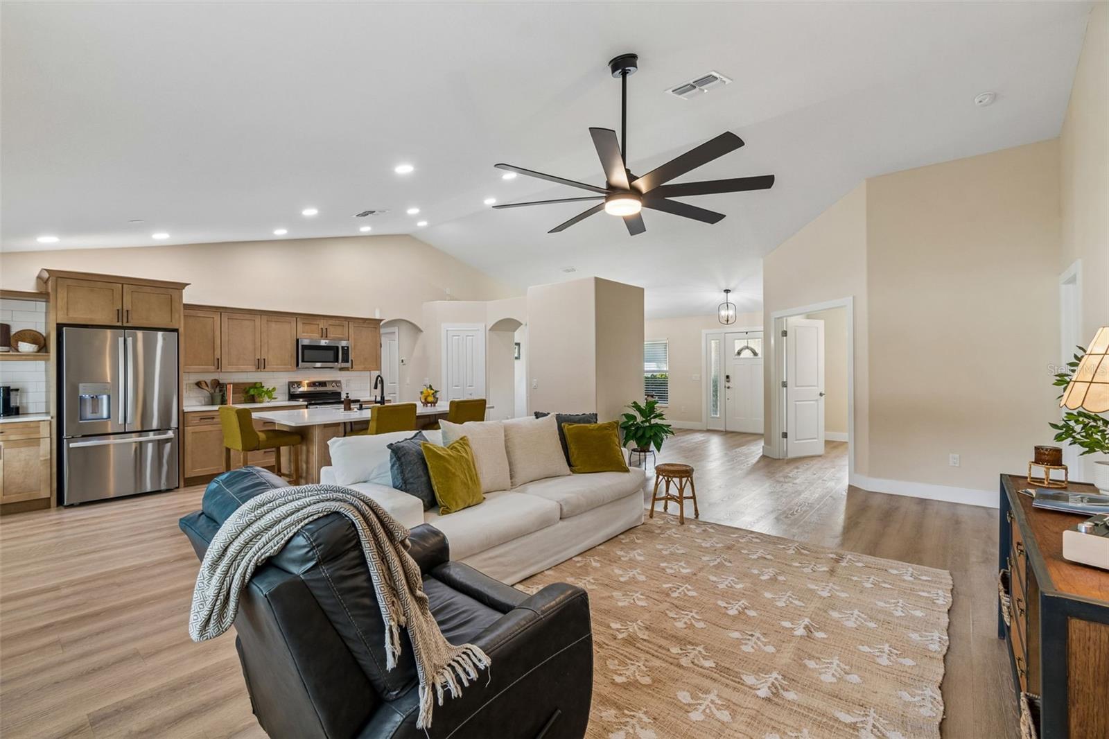 ROYAL HIGHLANDS - Residential