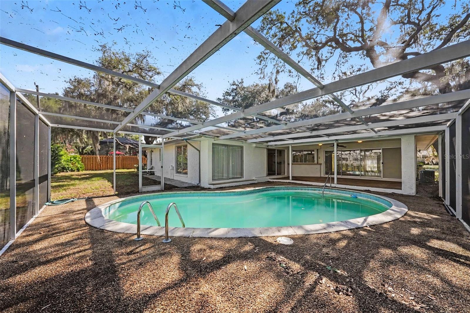 HONEYMOON RIDGE - Residential