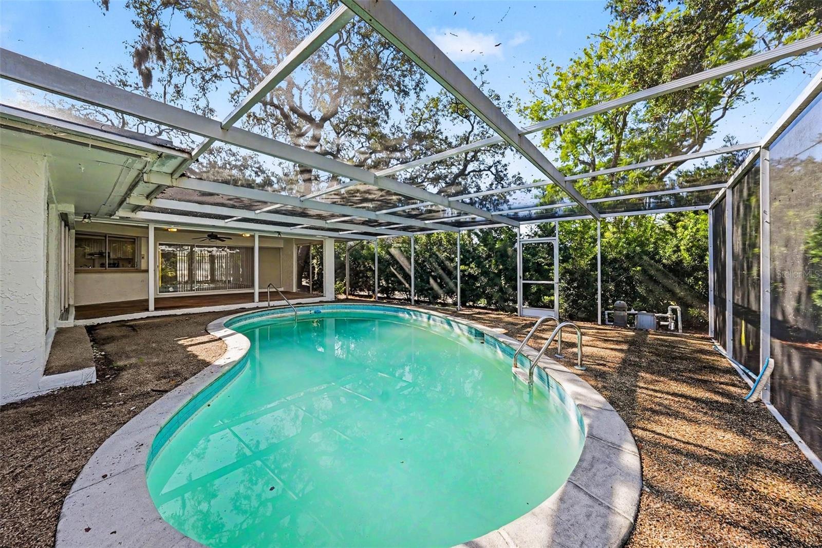 HONEYMOON RIDGE - Residential
