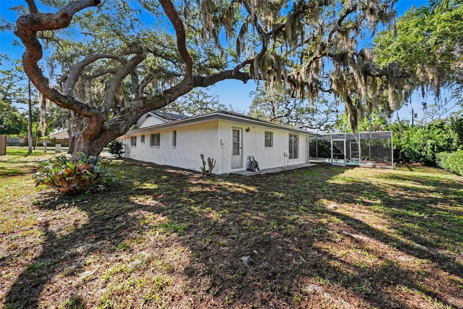 HONEYMOON RIDGE - Residential