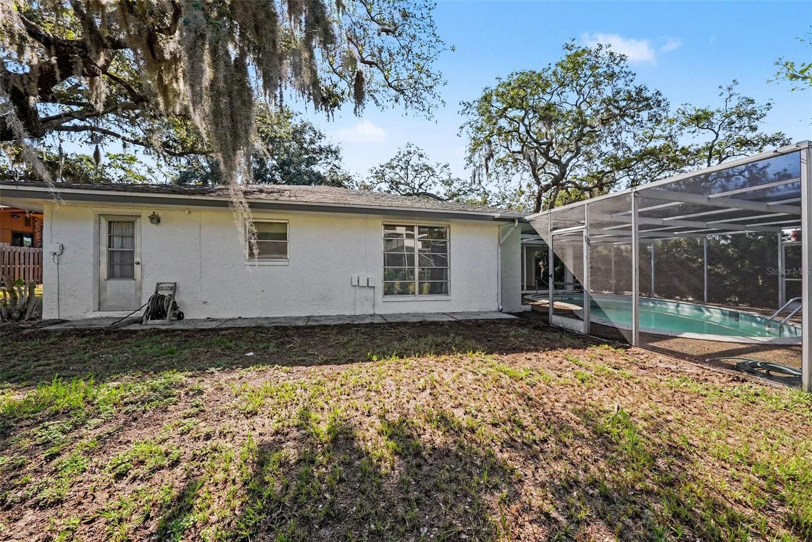 HONEYMOON RIDGE - Residential