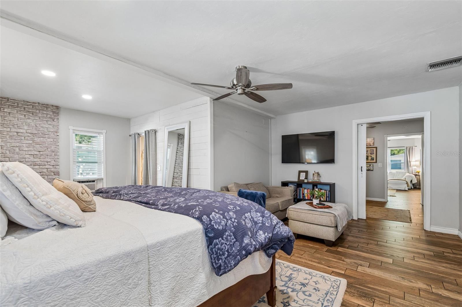 SEMINOLE LAKE VILLAGE - Residential