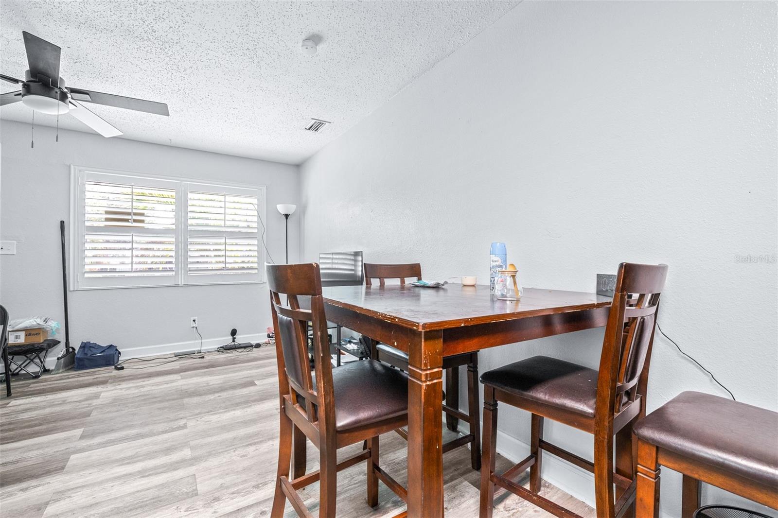EAST ROSELAWN - Residential Income