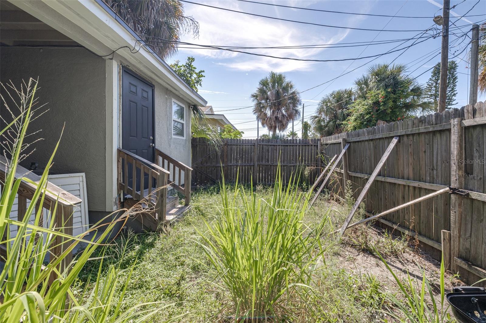 EAST ROSELAWN - Residential Income