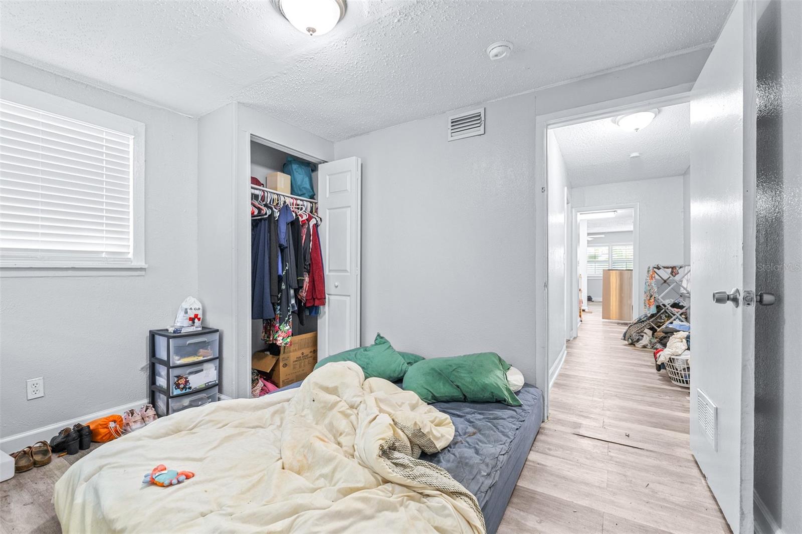 EAST ROSELAWN - Residential Income