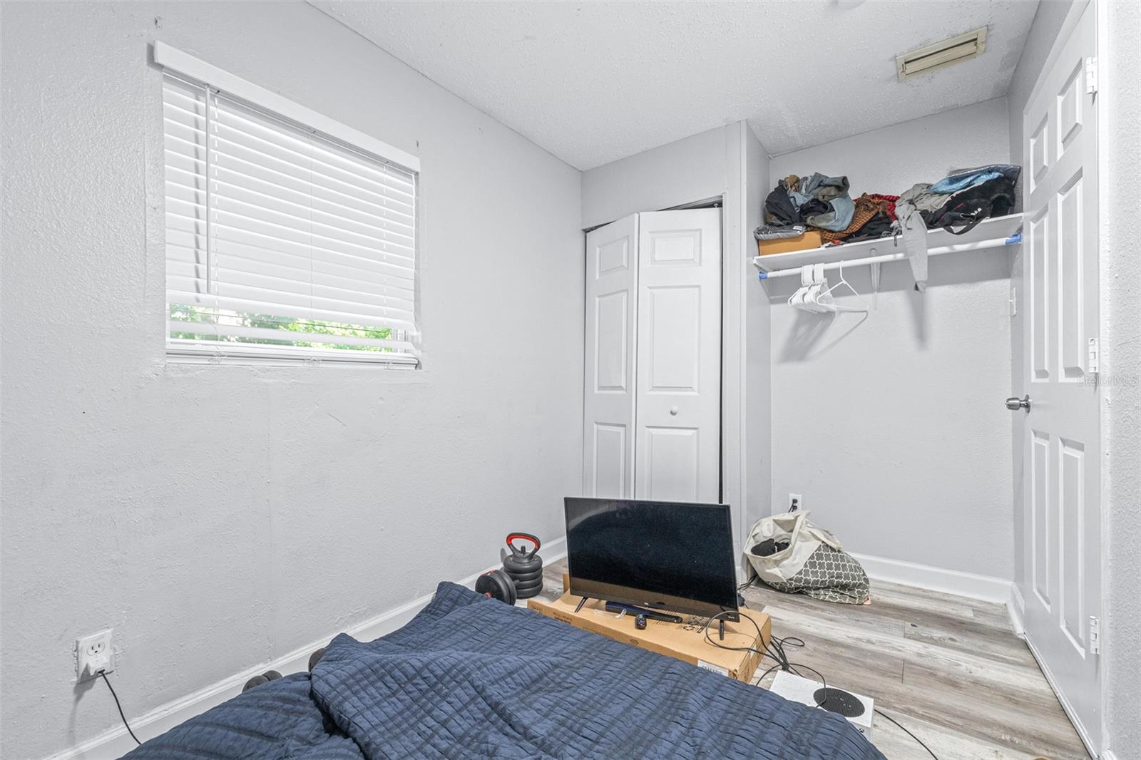 EAST ROSELAWN - Residential Income