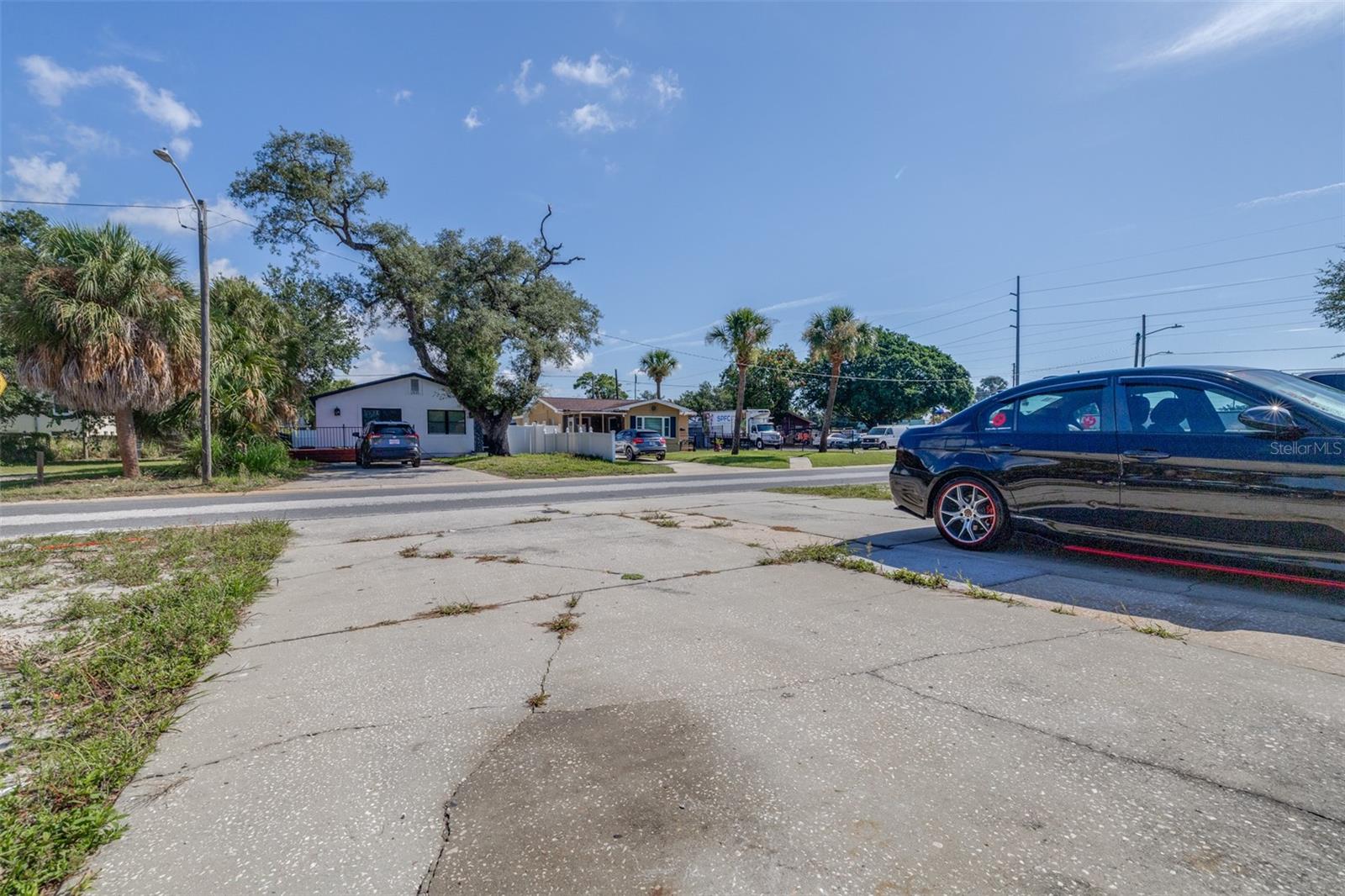 EAST ROSELAWN - Residential Income
