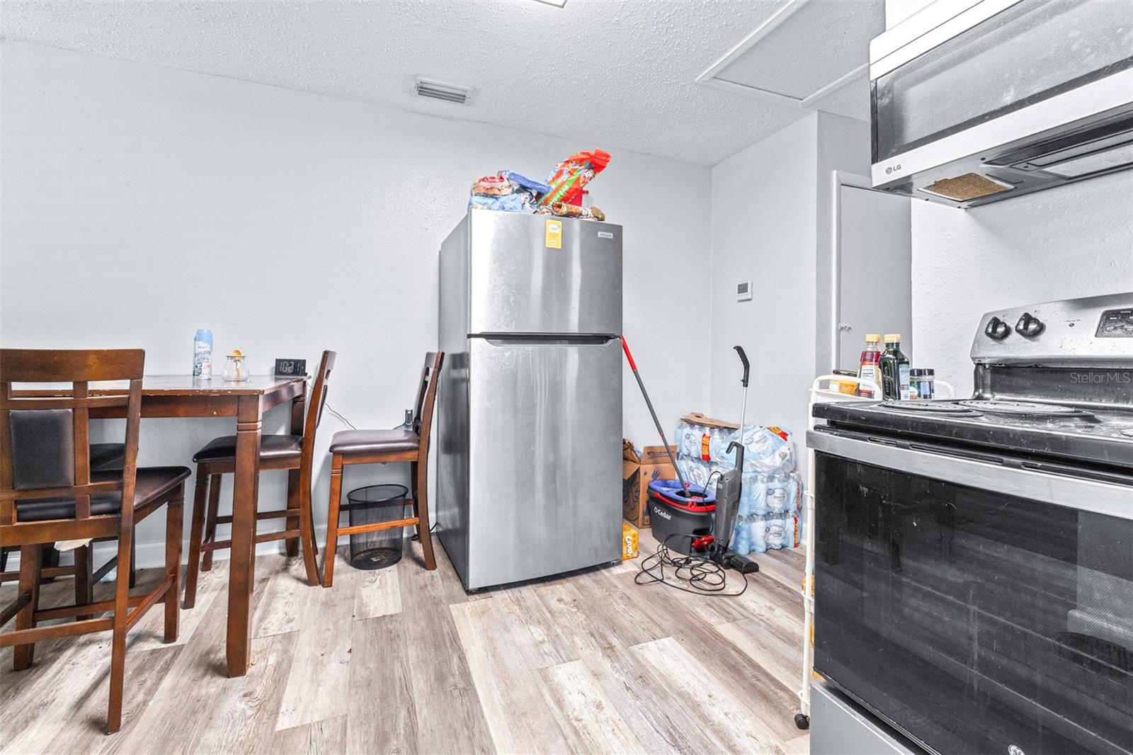 EAST ROSELAWN - Residential Income