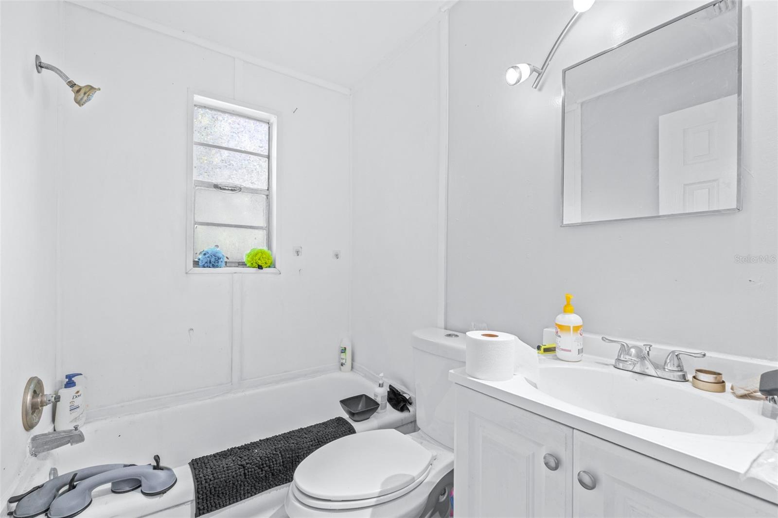 EAST ROSELAWN - Residential Income