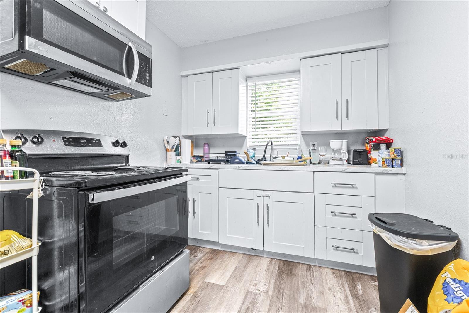 EAST ROSELAWN - Residential Income