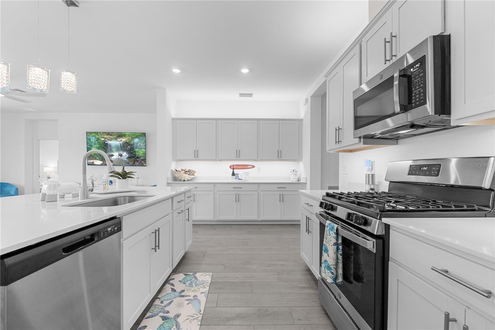 TUCKERS COVE - Residential