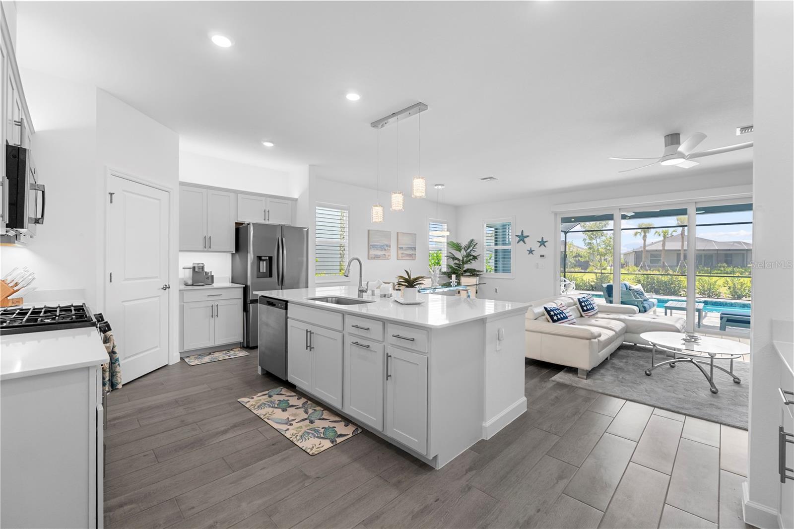 TUCKERS COVE - Residential