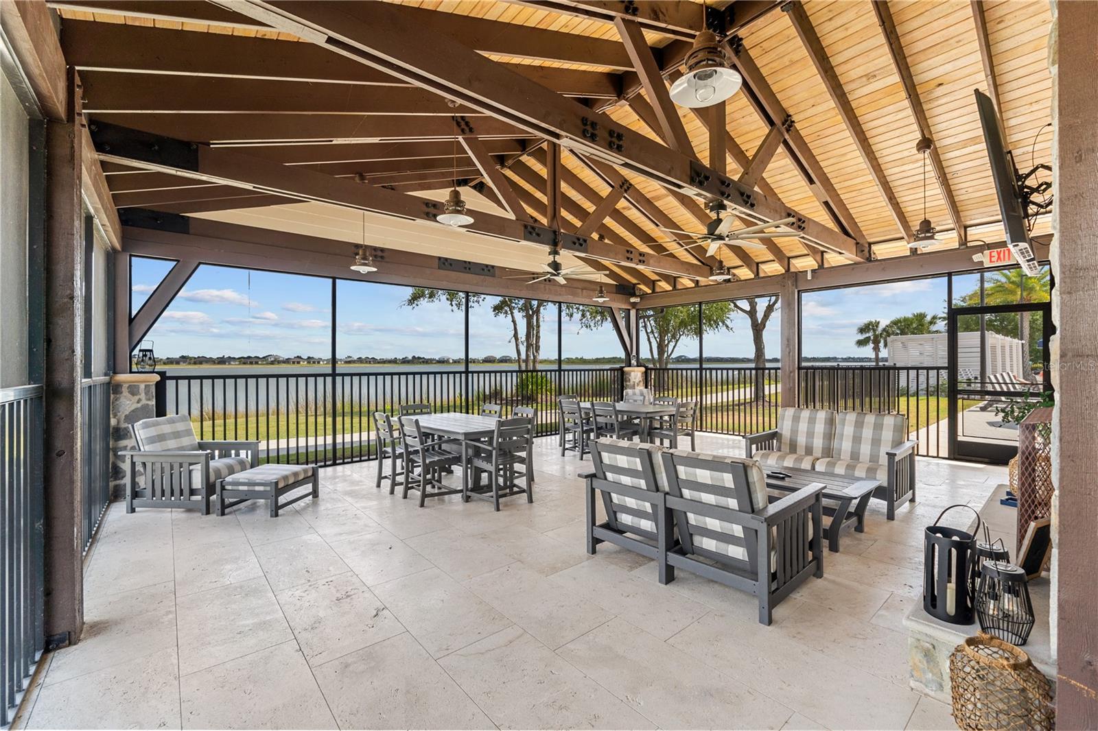 TUCKERS COVE - Residential