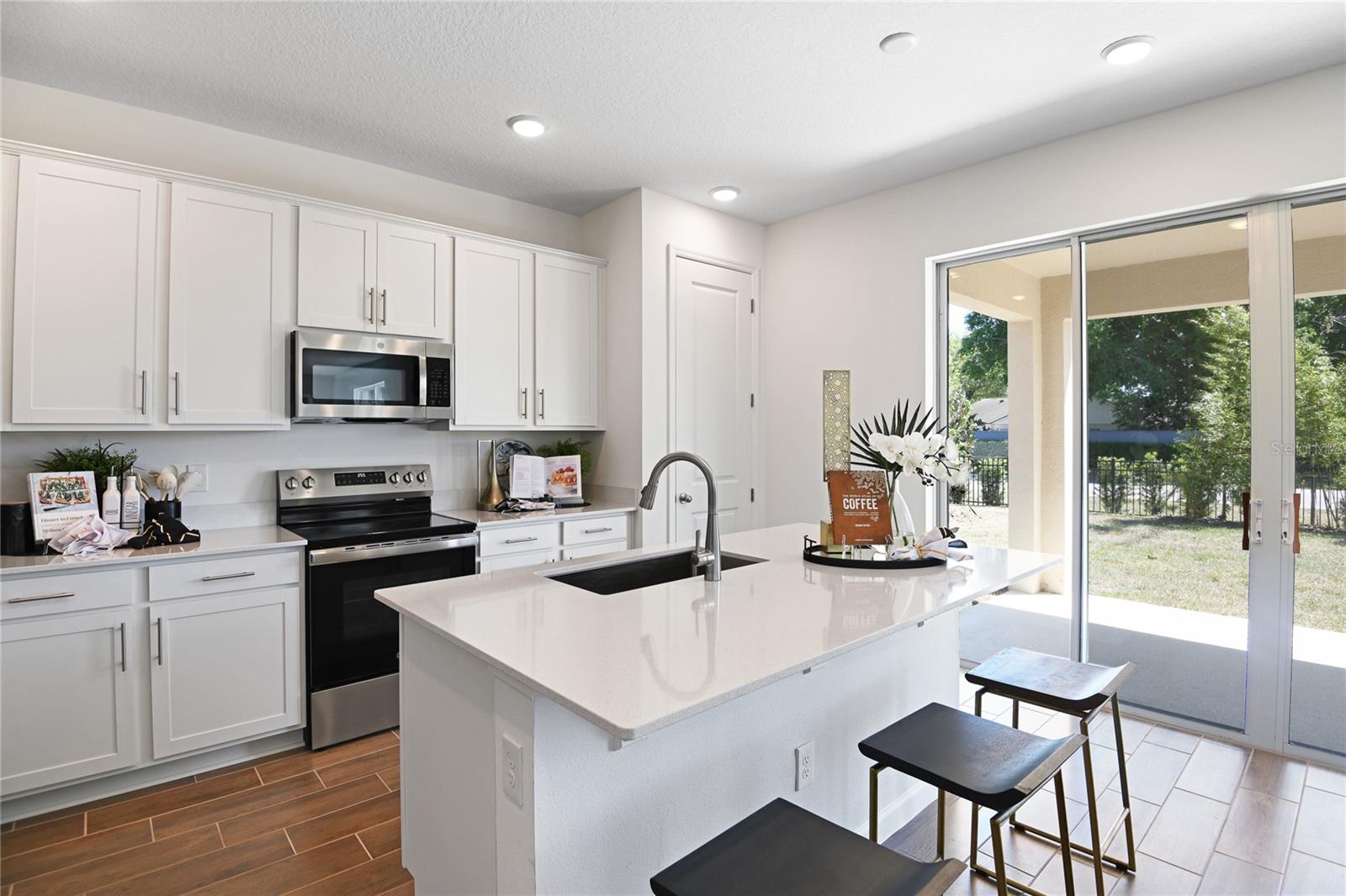 SEASONS AT MAGNOLIA POINTE - Residential