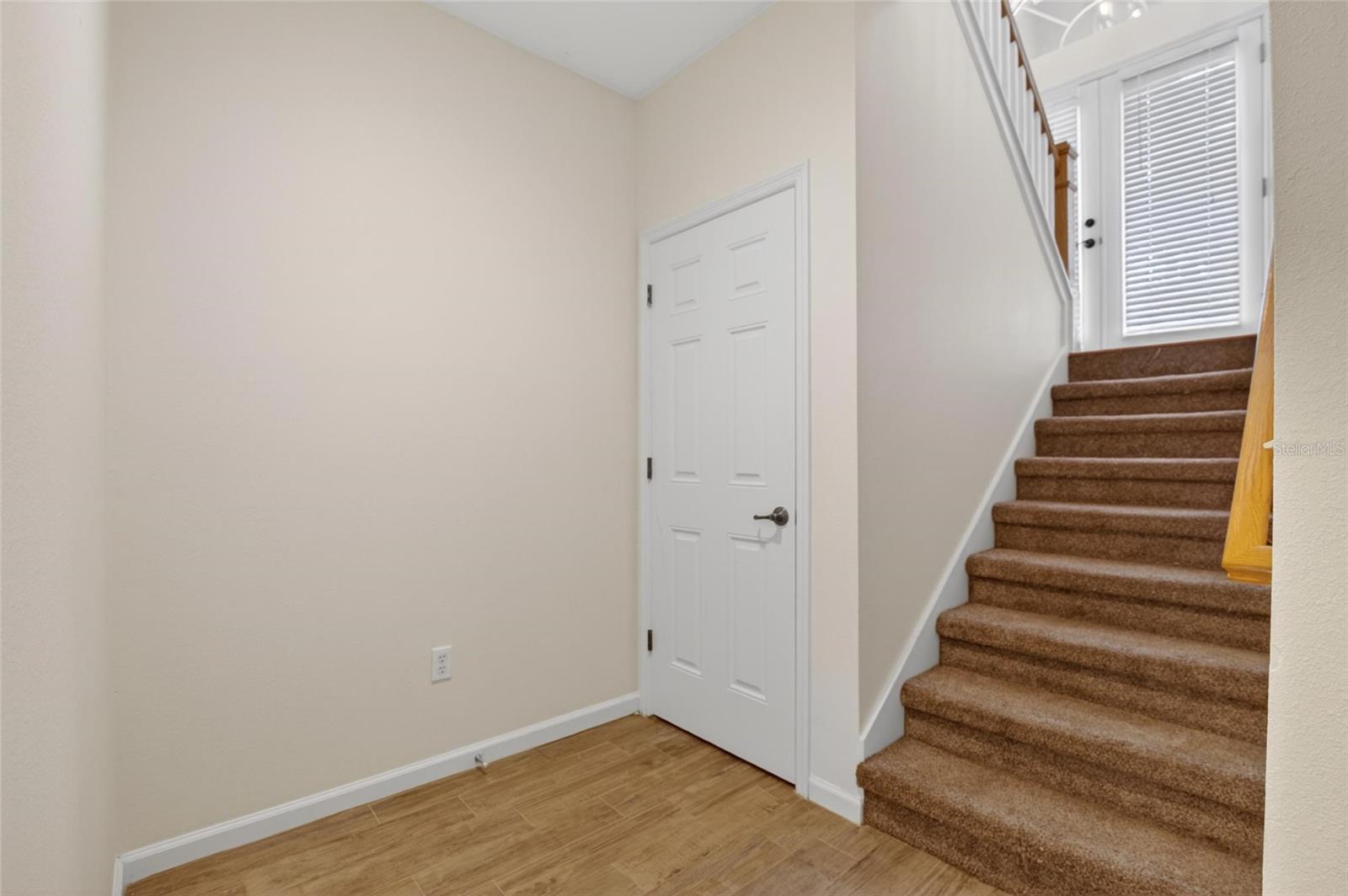 WHISPERING OAKS TWNHMS - Residential