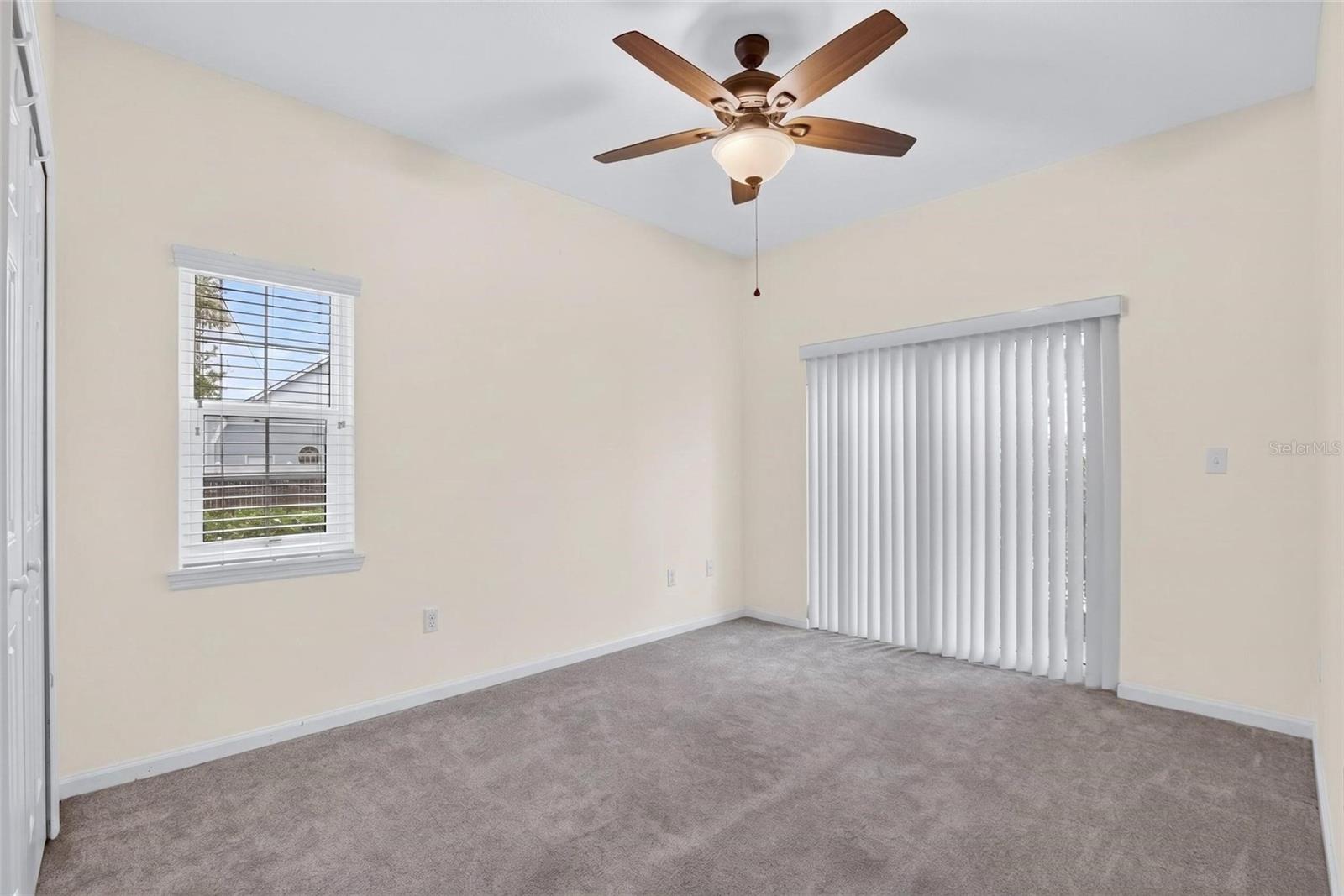 WHISPERING OAKS TWNHMS - Residential