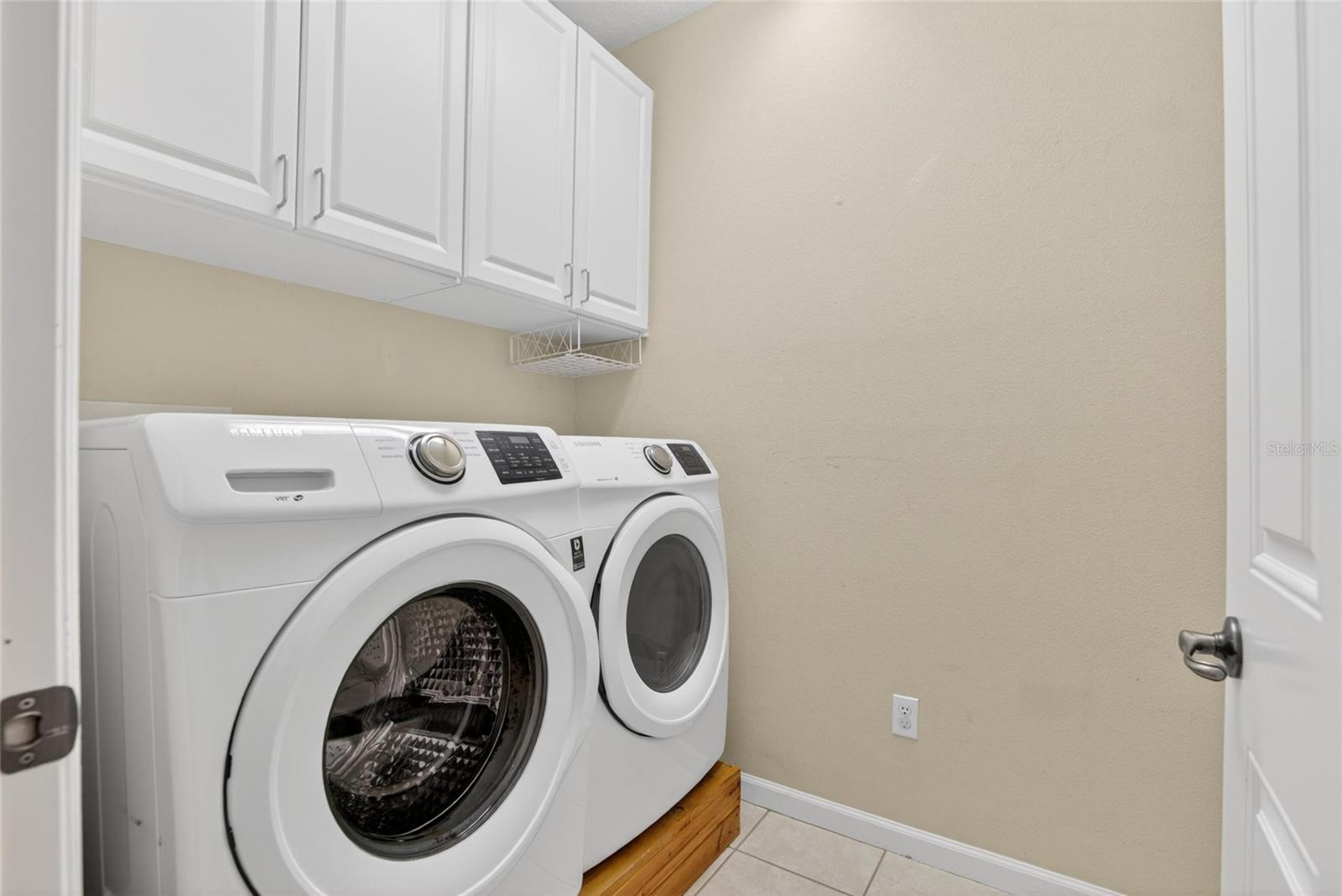 WHISPERING OAKS TWNHMS - Residential