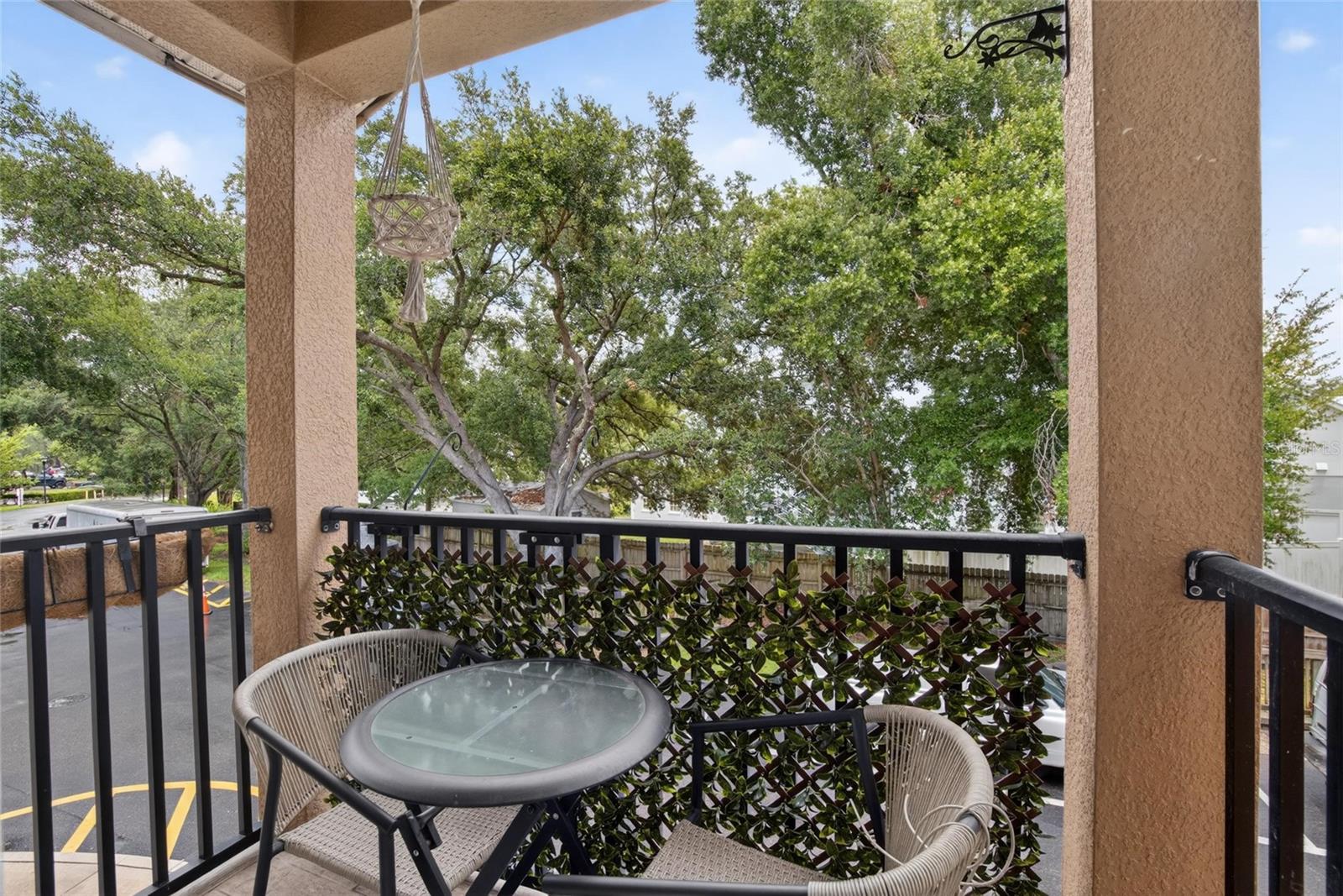 WHISPERING OAKS TWNHMS - Residential