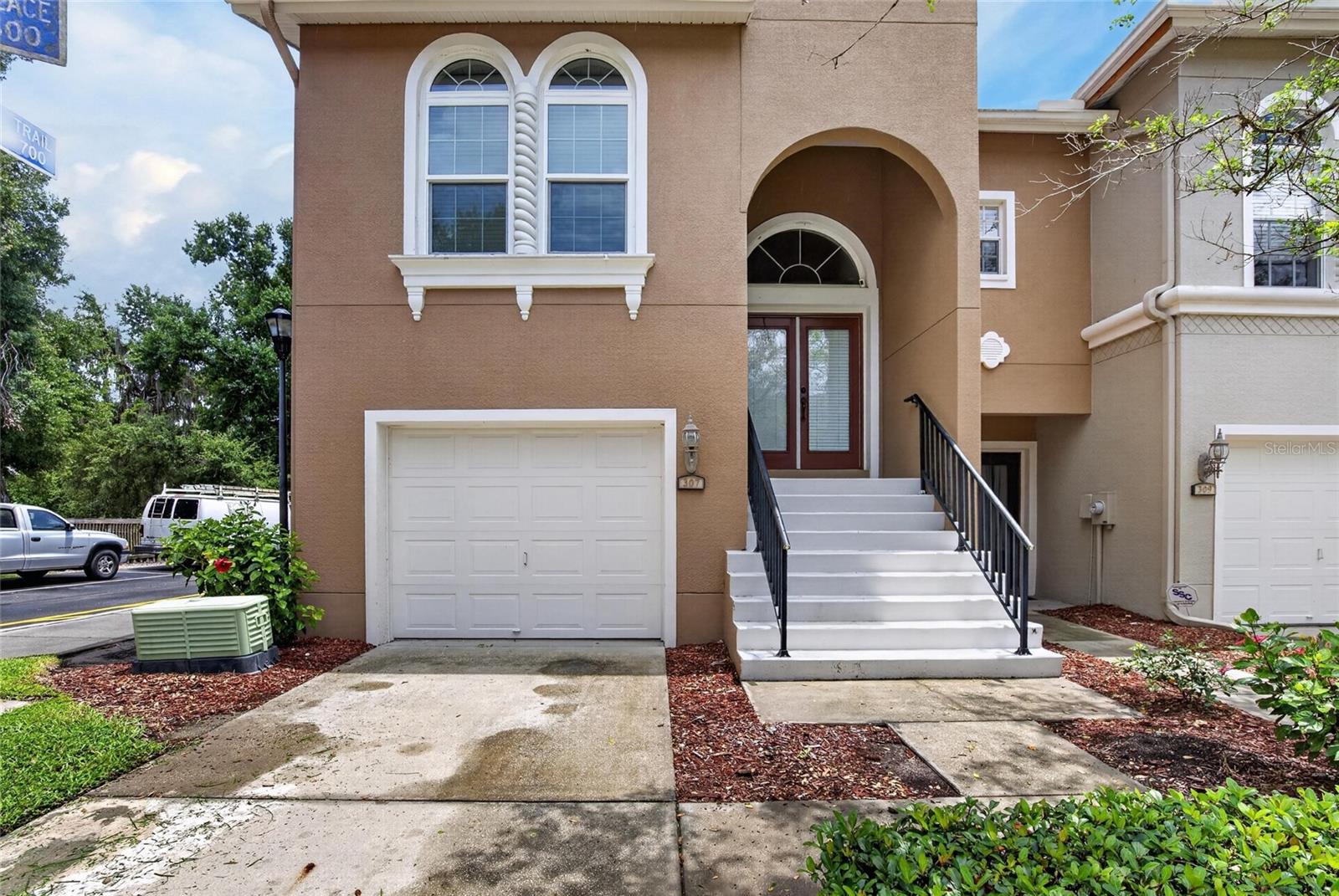 WHISPERING OAKS TWNHMS - Residential