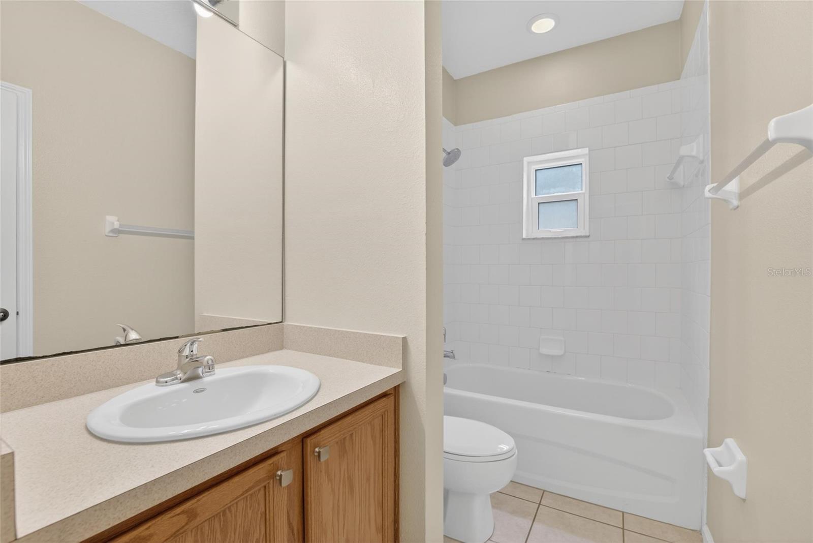 WHISPERING OAKS TWNHMS - Residential