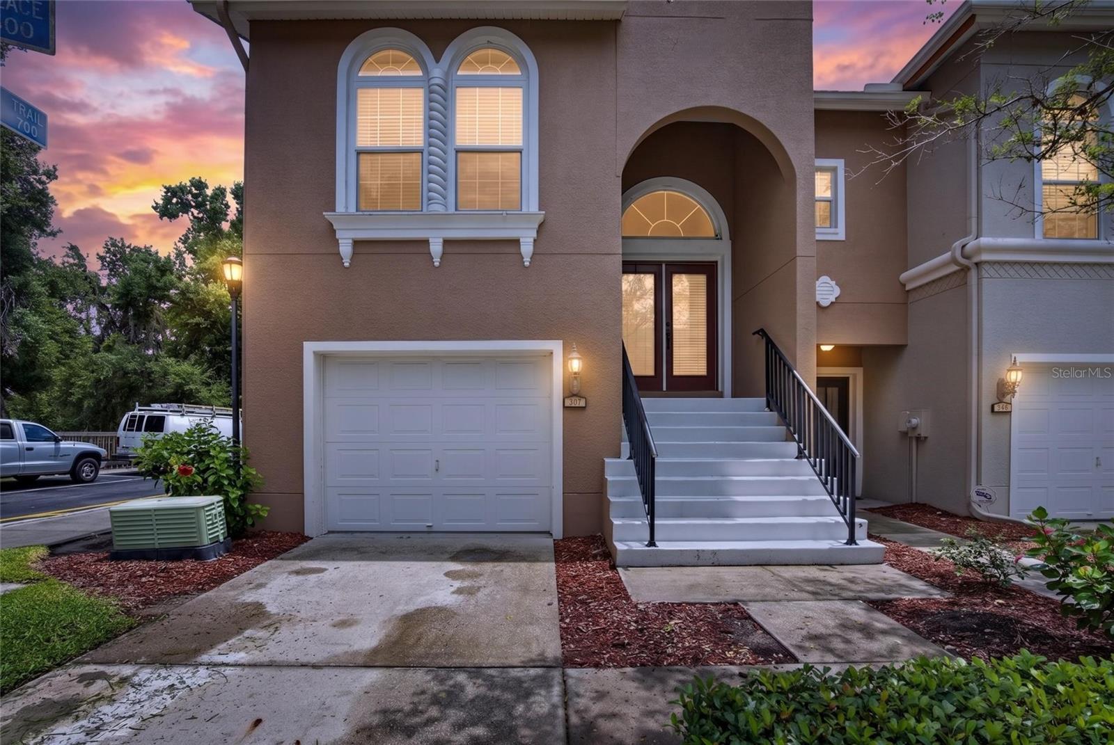 WHISPERING OAKS TWNHMS - Residential