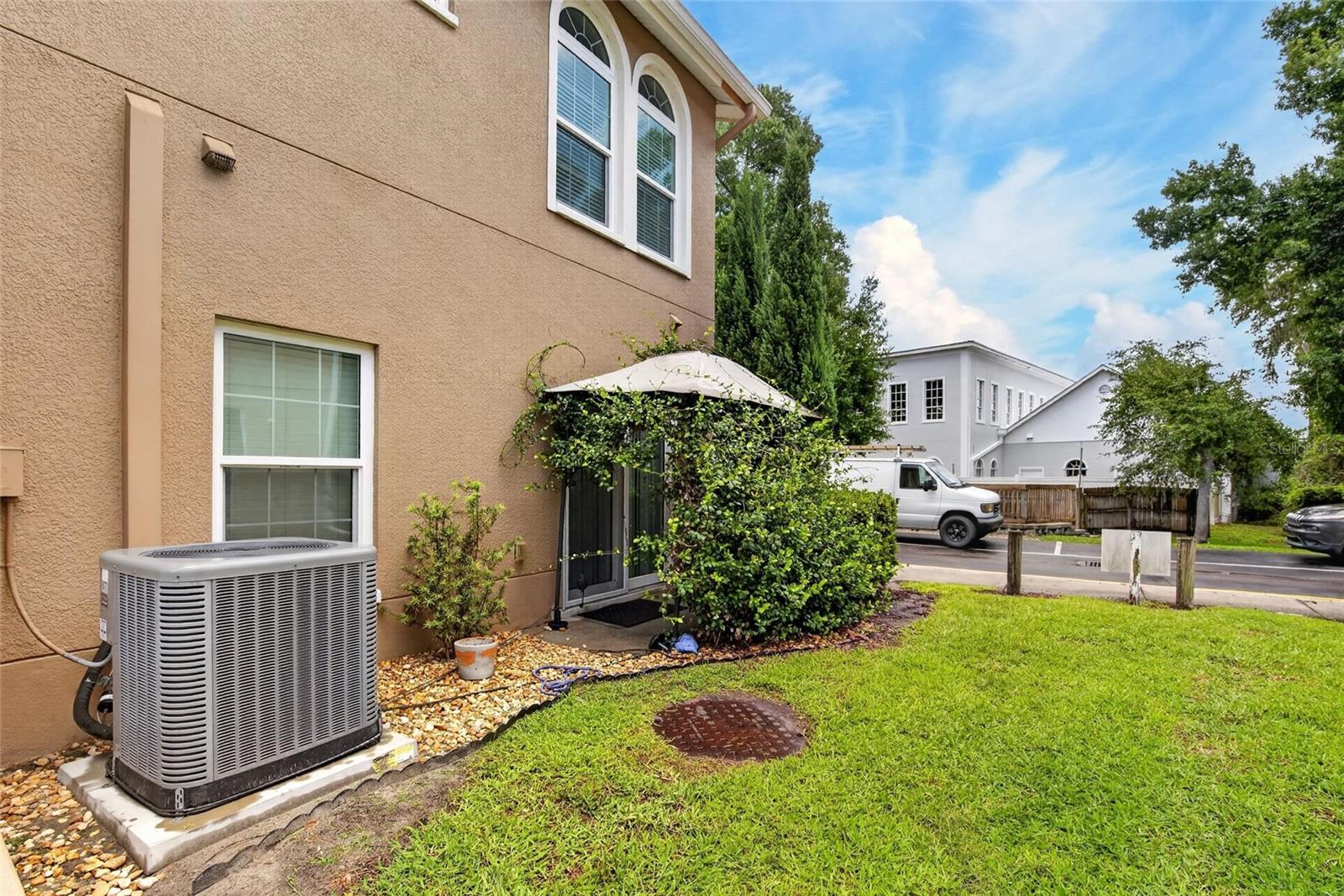 WHISPERING OAKS TWNHMS - Residential
