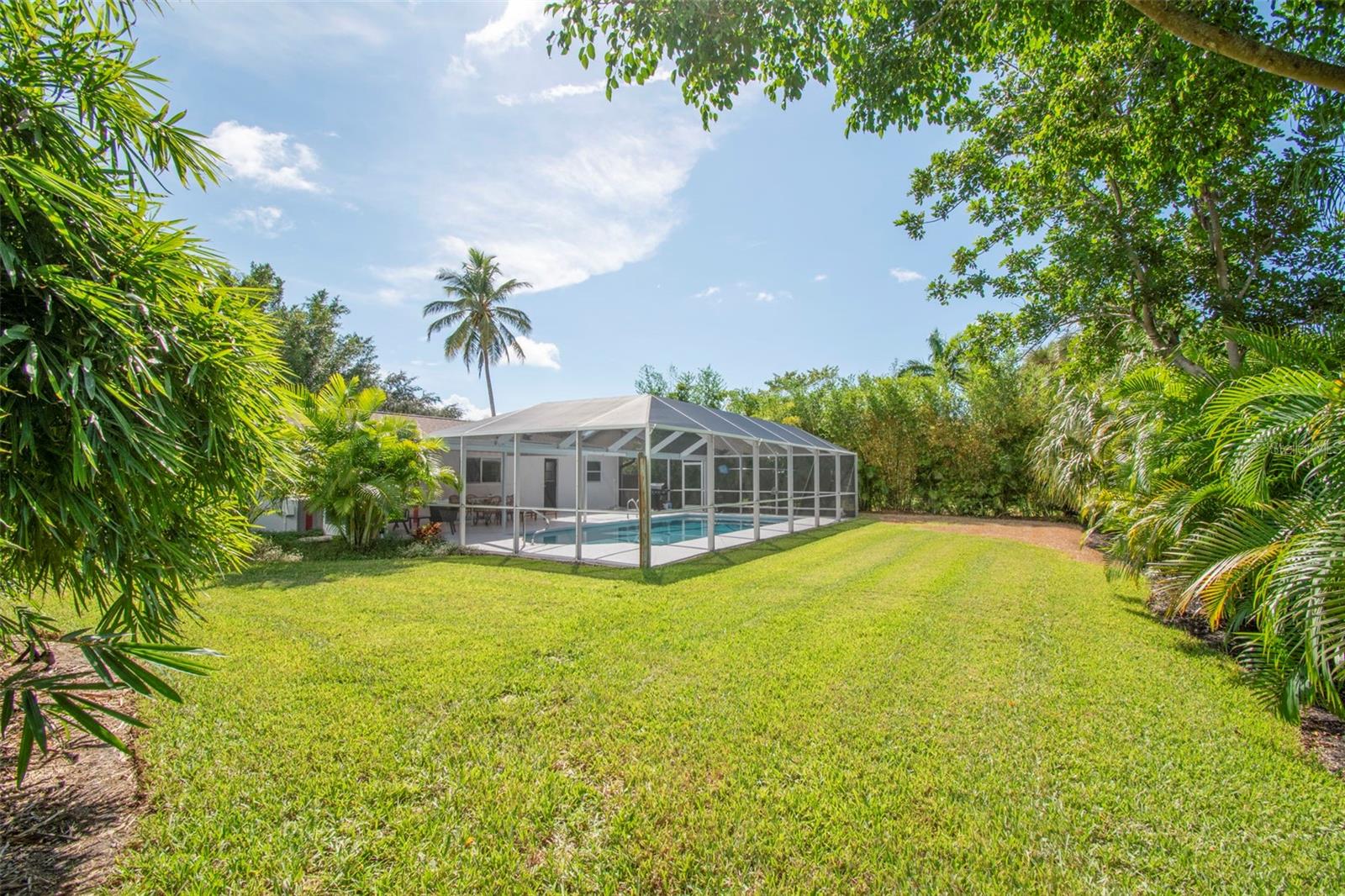WILLOUGHBY ACRES - Residential