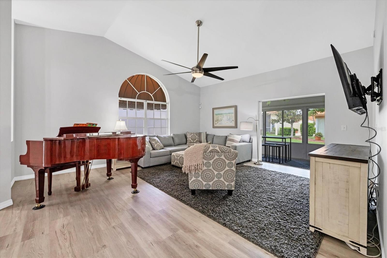 PERIDIA UNIT FOUR - Residential