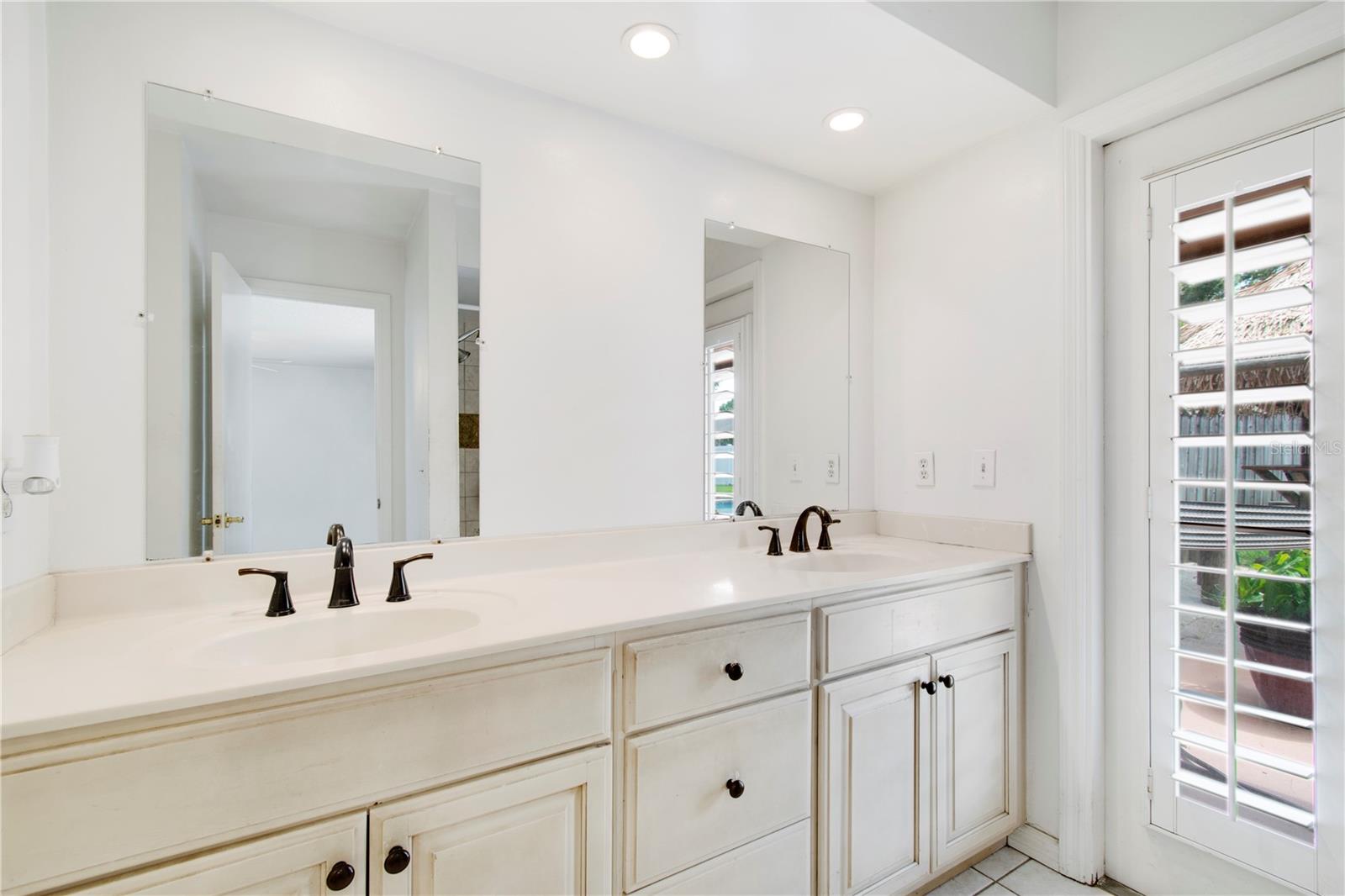 BAY LAKES AT GRANADA SEC 05 - Residential