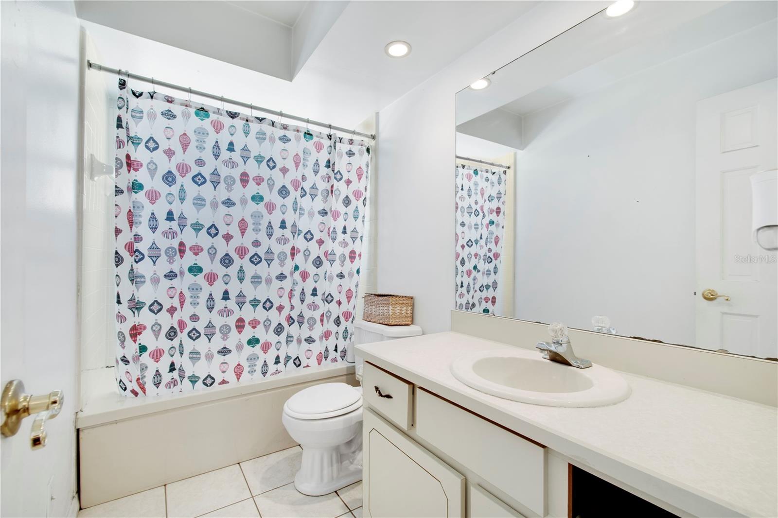 BAY LAKES AT GRANADA SEC 05 - Residential