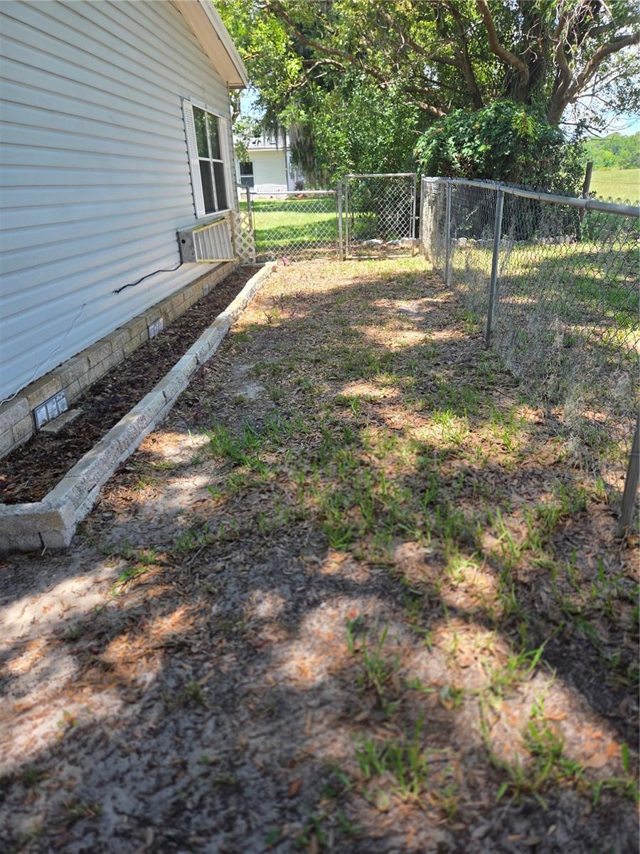 TAVARES FOX RUN MOBILE HOME - Residential Lease