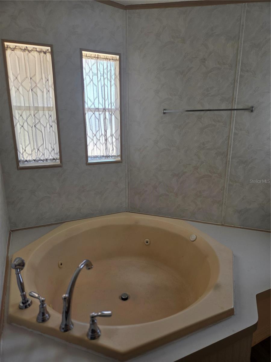 TAVARES FOX RUN MOBILE HOME - Residential Lease