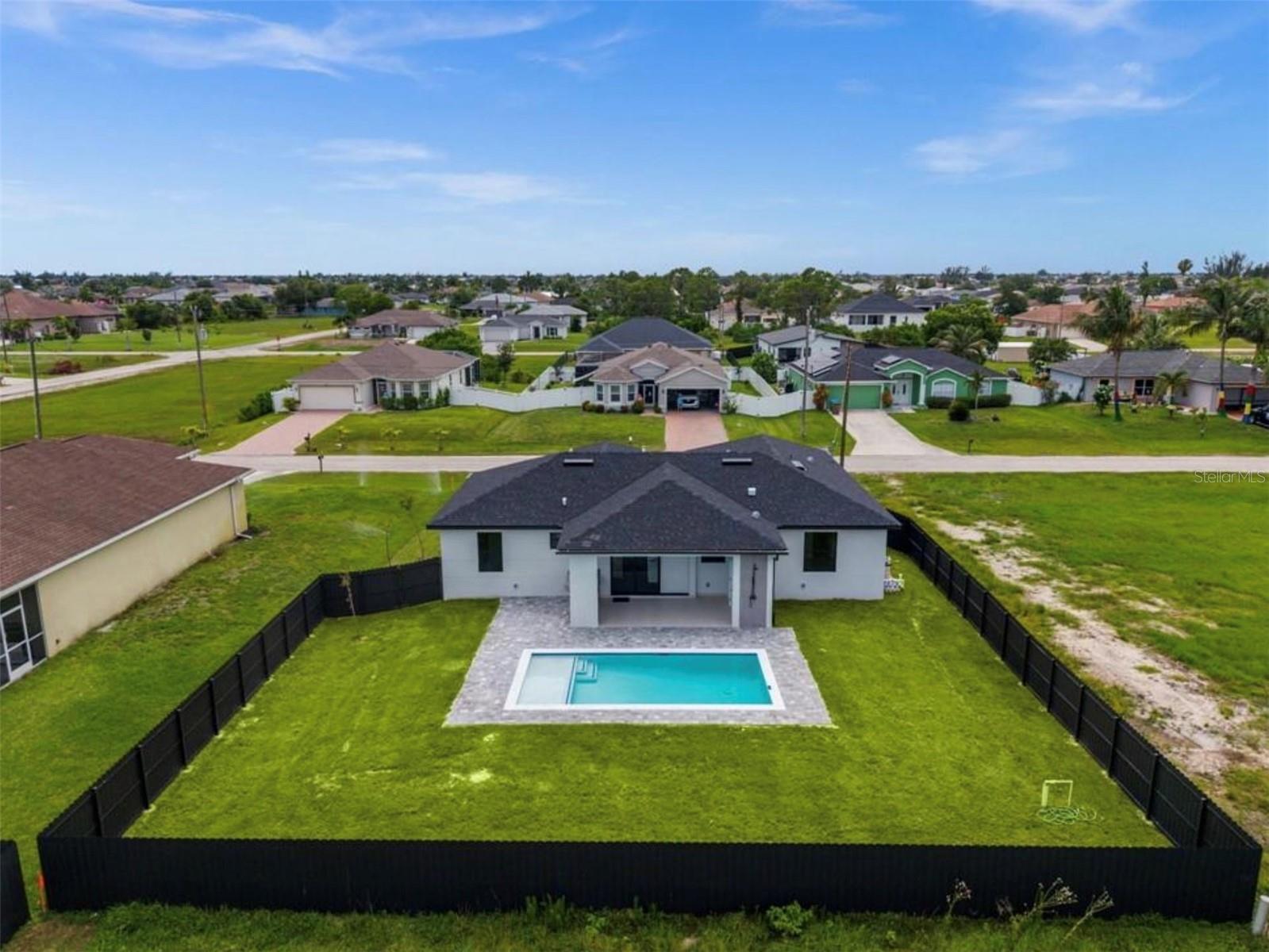 CAPE CORAL - Residential