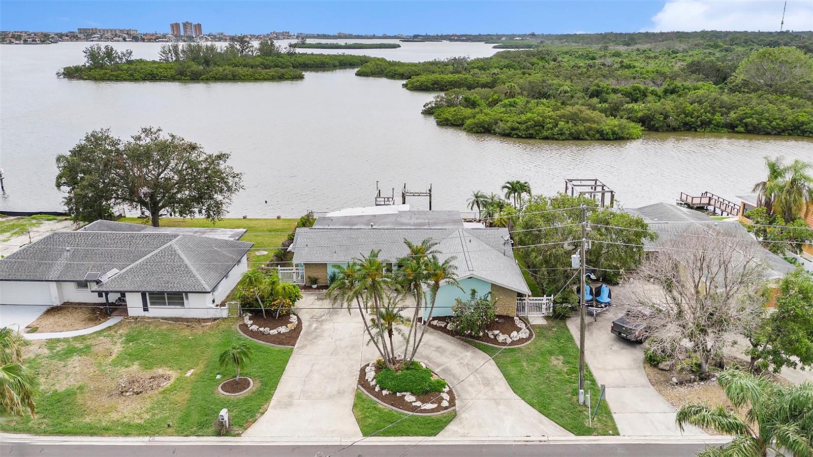 OAKHURST SHORES 1ST ADD - Residential