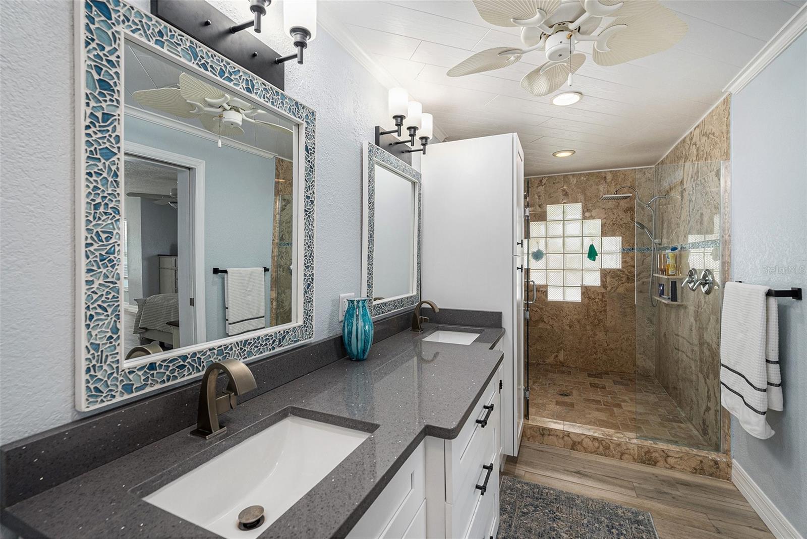OAKHURST SHORES 1ST ADD - Residential