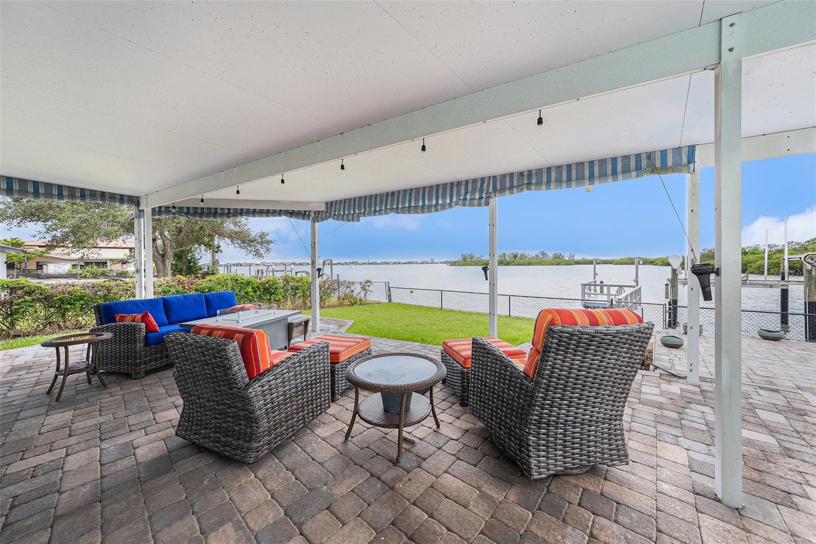 OAKHURST SHORES 1ST ADD - Residential