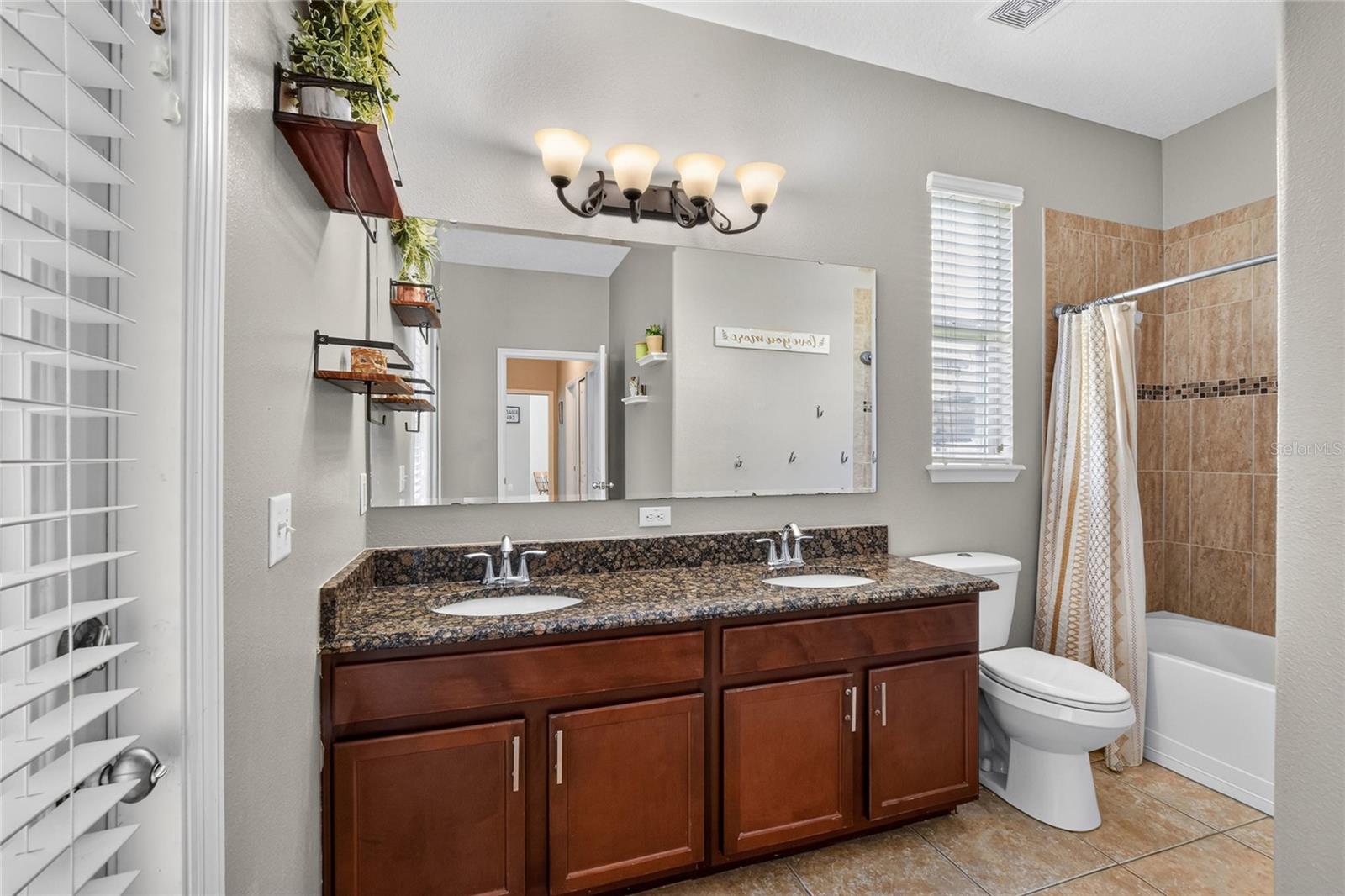 SOUTHCHASE - Residential